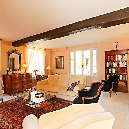 Clofouger, Charming In Gerberoy