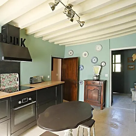 Clofouger, Charming In Gerberoy